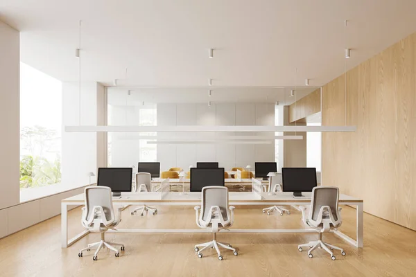 Dřevěný Bílý Kancelářský Interiér Spoluprací Konferenční Místností Skleněnou Přepážkou Počítač — Stock fotografie