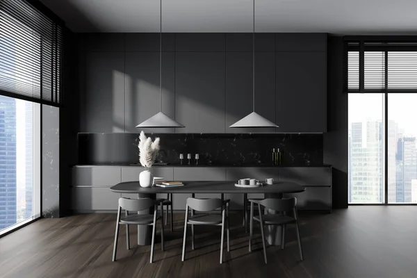 Interior Cozinha Escura Com Cadeiras Mesa Jantar Chão Madeira Comer — Fotografia de Stock
