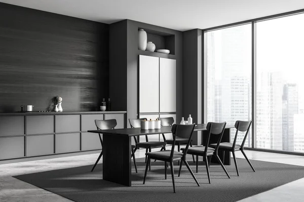 Interior Cozinha Escura Com Mesa Jantar Cadeiras Tapete Chão Concreto — Fotografia de Stock