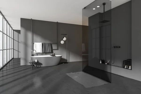 角落景观黑暗浴室内部与淋浴 全景窗 灰色墙壁 混凝土地面 玻璃隔板 洗发水 液体肥皂 3D渲染 — 图库照片