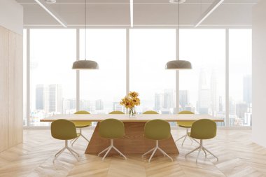 Şık bir konferans odası, sarı sandalyeler ve ahşap döşemelerle döşenmiş minimalist mobilyalar. Kuala Lumpur gökdelenlerinin panoramik penceresi. 3B görüntüleme