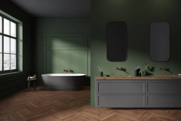 风格时尚的浴室内部 带有绿色墙壁 木制地板 舒适的灰色浴缸和两个垂直镜子双水池 3D渲染 — 图库照片