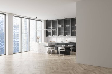 Beyaz mutfak, yemek masası, sandalyeler, yan görüş. Bar adası ve mutfak eşyaları güvertede, tabaklar rafta. Gökdelenlerin panoramik penceresi. Kopya uzay duvarı. 3B görüntüleme