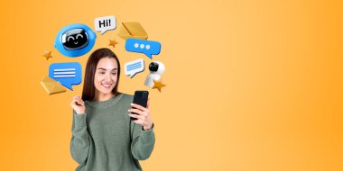 Mutlu kadın, sohbet robotuyla telefona bakıyor. Yapay zeka iletişimde ya da işte insanlara yardım ediyor. Metin ve konuşma baloncukları olan robot simgeleri, boş turuncu arka plan. Sanal asistan kavramı