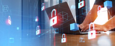 Dizüstü bilgisayar kullanan bir iş adamı, kenar görüşlü, kilit simgeleri ve küresel internet güvenliğiyle çift pozlama yapıyor. Gizli bilgi, veri gizliliği ve engelleme zinciri kavramı