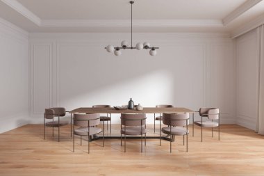 Beyaz duvarları, ahşap zemini ve yanında bej sandalyeler bulunan uzun yemek masası olan modern klasik tarz minimalist yemek odası. 3d oluşturma