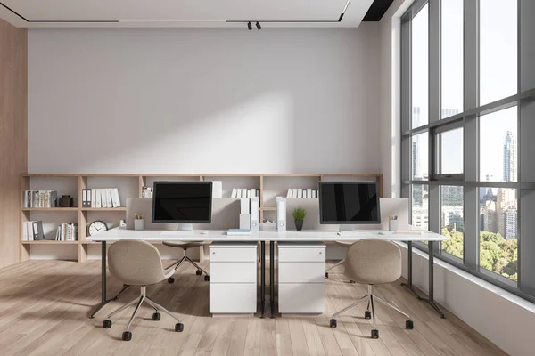 Interior Moderna Oficina Espacio Abierto Con Paredes Blancas Madera Suelo —  Fotos de Stock