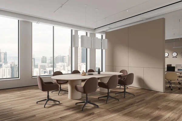 ボードと椅子 ラップトップ付きのコワーキングゾーンとのミーティングスペース付きの居心地の良いオフィスインテリア クアラルンプールの高層ビルにあるコーナービューパーティションとパノラマウィンドウ 3Dレンダリング — ストック写真