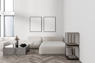 Beyaz oturma odasının içinde kanepe, raf ve dekorlu sehpa, ahşap zemin. Gökdelenlerin panoramik penceresi. İki tane çadır bezi afişi. 3B görüntüleme