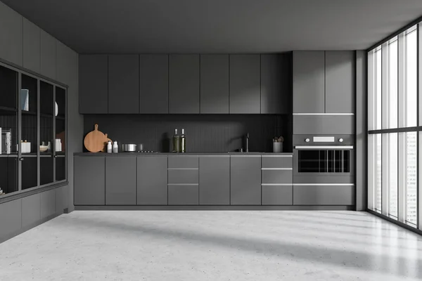 調理器具 ミニマルなキッチン用品 アートデコレーションの棚付きダークキッチンインテリア 高層ビルのパノラマウィンドウ 3Dレンダリング — ストック写真