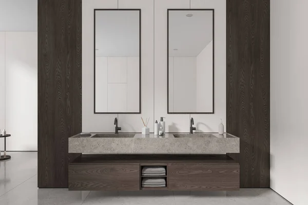 Moderne Hjem Badeværelse Interiør Med Dobbelt Vask Høje Spejle Håndvask - Stock-foto