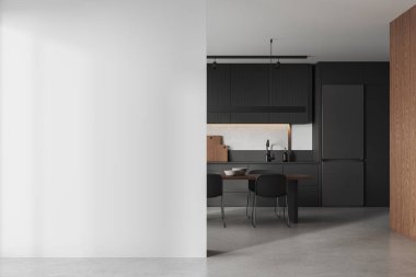 Beyaz ev mutfağı, yemek masası, sandalyeler, açık beton zemin. Gizli dolap rafları, buzdolabı ve duvar bölmeleri olan yemek odası. 3B görüntüleme