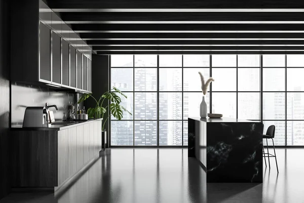 Vista Lateral Sala Cozinha Escura Interior Com Janela Panorâmica Ilha — Fotografia de Stock