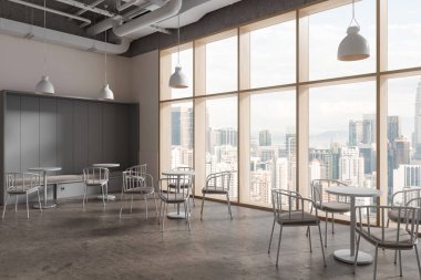 Beyaz duvarlı modern kafenin köşesi, beton zemin, sandalyeli küçük yuvarlak masalar ve panoramik pencerenin yanında duran rahat gri koltuklar. 3d oluşturma