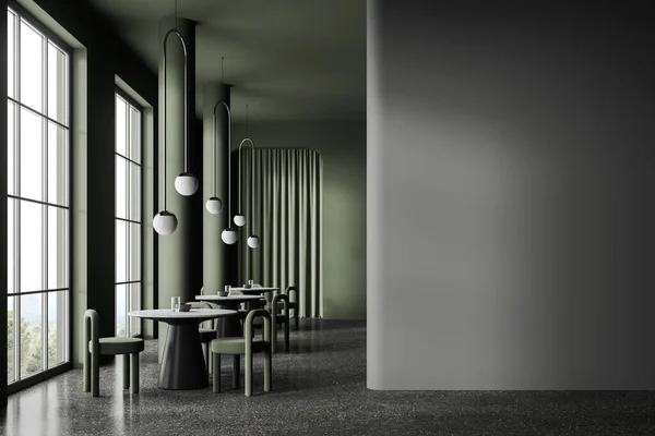 Interior Restaurante Verde Cinza Com Cadeiras Mesa Fileira Piso Concreto — Fotografia de Stock