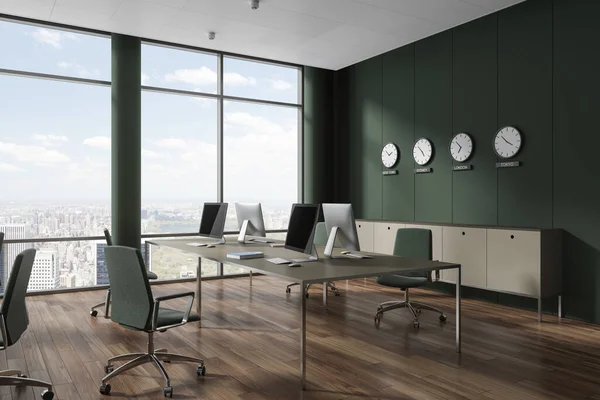 Ecke Des Stilvollen Großraumbüros Mit Grünen Wänden Holzboden Reihe Beiger — Stockfoto
