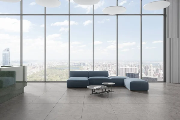 Lichte Zakelijke Interieur Lobby Met Bank Salontafel Grijze Granieten Tegelvloer — Stockfoto