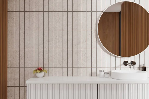 舒适的家庭浴室内部与水池和白色虚荣心 装饰和配件 风格新颖的洗脸盆和瓷墙上的圆形镜子 复制空间空墙 3D渲染 — 图库照片