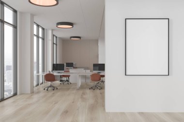 Ofis koltukları, masa ve büfe başındaki bilgisayar ile birlikte çalışma tarzı. Paris gökdelenlerinde panoramik pencere. Bölümdeki tuval posterini taklit et. 3B görüntüleme