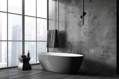 Karanlık otel banyosu, banyo küveti, yan masa, ahşap döşeme. Şık bir dairede küveti olan bir köşe manzarası. Singapur gökdelenlerinin panoramik penceresi. 3B görüntüleme