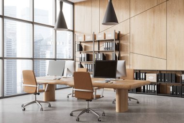 Samimi ofis içi iç mekan manzarası, sırada bilgisayar, dizinleri olan raflar. Minimalist mobilyaları ve gökdelenlerde panoramik pencereleri olan modern bir iş yeri. 3B görüntüleme