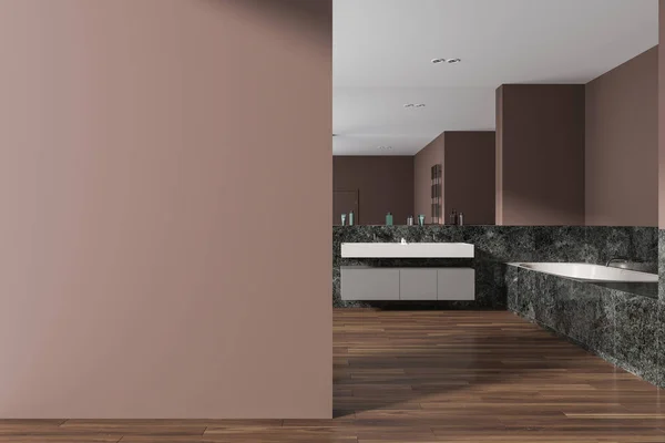 Innenraum Des Stilvollen Badezimmers Mit Braunen Und Marmornen Wänden Dunklem — Stockfoto