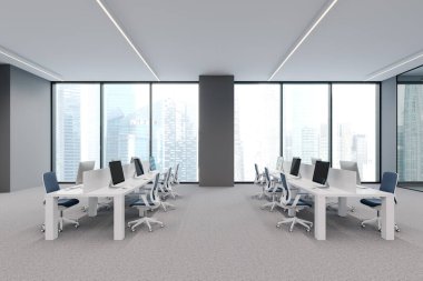 Beyaz açık uzay ofisi içi bilgisayar ve sıra dizilmiş masa, yerde halı. Singapur gökdelenlerinde panoramik penceresi olan rahat bir iş yeri. 3B görüntüleme