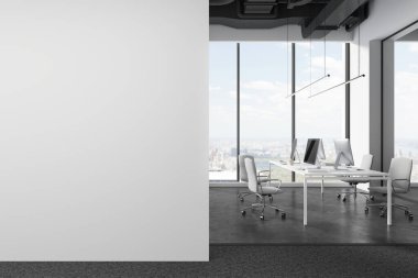 Koltukları ve bilgisayarları olan şık bir ofis masası, New York gökdelenlerinin panoramik penceresi. Modern çalışma alanı ve boş duvar bölümü. 3B görüntüleme