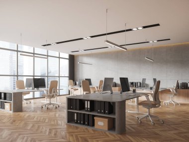 Beton duvarları, ahşap zemini, bej sandalyeli sıralı bilgisayar masaları ve şehir manzaralı panoramik pencereli modern açık uzay ofisinin köşesi. 3d oluşturma