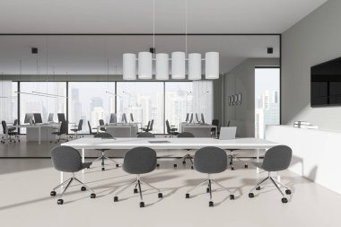 İçi cam toplantı odası ve çalışma odası olan rahat bir ofis sandalye, bilgisayar ve sıra sıra masa. Singapur gökdelenlerinin panoramik penceresi. 3B görüntüleme