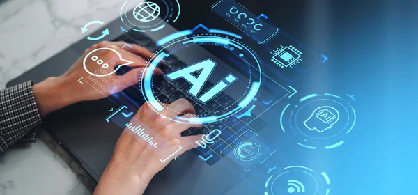 Ofis masasındaki dizüstü bilgisayarda yapay zeka arayüzü ile çift pozlama yapan iş kadını elleri. Makine öğrenme kavramı