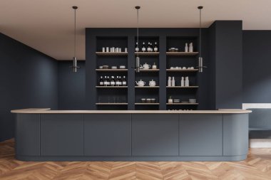 Gri duvarları, ahşap zemini, rahat gri bar tezgahı ve bardakları ve şişeleriyle dolu rafları olan şık bir barın içi. 3d oluşturma