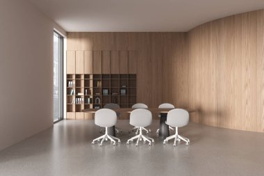 Beyaz ve ahşap duvarlı modern toplantı odasının içi beton zemin, beyaz sandalyeli uzun toplantı masası ve klasörlü kitaplık. 3d oluşturma