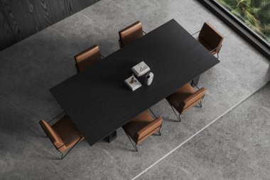 Gri duvarları, beton zemini, uzun masası ve etrafında sandalyeleri olan şık bir yemek odası manzarası. 3d oluşturma