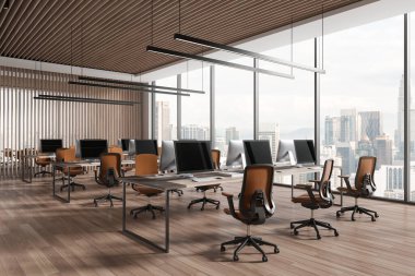 Beyaz duvarları, ahşap zemini ve turuncu sandalyeli sıra sıra bilgisayar masaları olan şık bir açık uzay ofisi. 3d oluşturma