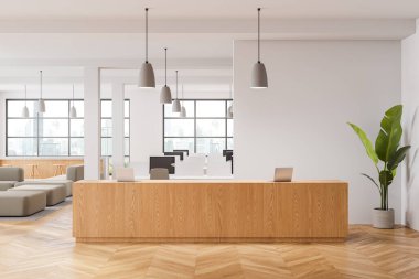 Resepsiyon masası, masa ve bar adasında bilgisayarlı çalışma alanı olan şık bir iş yeri. Rahatlatıcı ve ortak çalışma alanı, gökdelenlerin panoramik penceresi. 3B görüntüleme