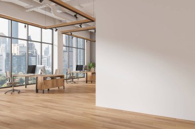 Ofisin köşesinde koltuk ve bilgisayar var. Masanın üstünde, ahşap zemin. Modern ofis köşesi ve panoramik pencere, boş fotokopi duvarı. 3B görüntüleme