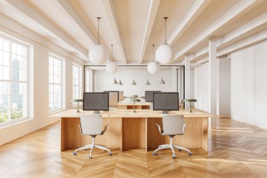 Beyaz duvarları, ahşap zemini ve beyaz sandalyeli bilgisayar masaları olan şık bir açık uzay ofisi. 3d oluşturma