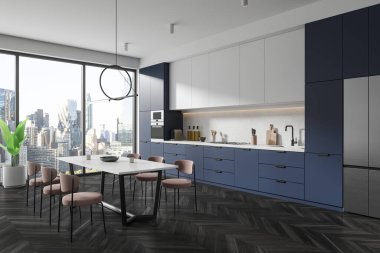 Beyaz duvarları, ahşap zemini, lavabosu ve ocağı olan mavi dolapları ve sandalyeli rahat yemek masası olan şık bir mutfağın köşesi. 3d oluşturma