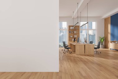 Ofis içi bilgisayarlarla birlikte çalışan masa, ahşap zemin. Bangkok gökdelenlerinde panoramik pencereli şık bir çalışma alanı. Boşluğu kopyalama bölümü boş. 3B görüntüleme