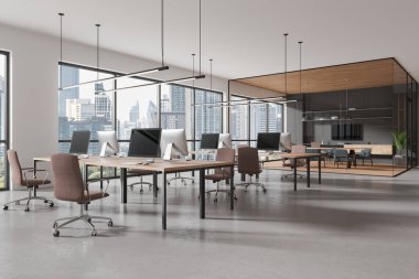 Çalışma ve cam toplantı odasıyla iş dünyasının köşesi görünümü, masadaki bilgisayarlar. Bangkok gökdelenlerinin panoramik penceresi. 3B görüntüleme