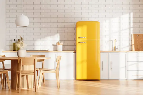 의자와 노란색 냉장고와 식탁과 럭셔리 인테리어 베이지 캐비닛 제품과 렌더링 — 스톡 사진
