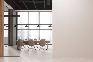 Toplantı masası, koltuk ve müzakere alanı olan şık bir iç mekan. Singapur gökdelenlerinin panoramik penceresi. Uzay duvarının bölümlerini kopyala. 3B görüntüleme