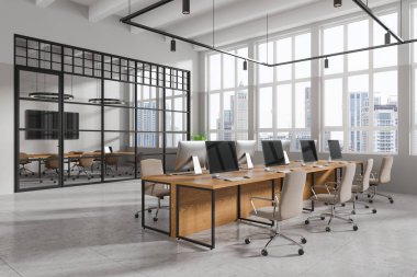 Ofis içi köşesinde bilgisayar ve sandalye var. Döşeme beton zemin. Cam konferans odası olan çalışma alanı, Bangkok 'ta panoramik pencere. 3B görüntüleme
