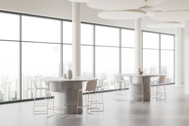 Lokanta manzarası, bar sandalyeleri, yuvarlak masalar, parlak beton zemin. Kuala Lumpur 'da panoramik pencereli minimalist kafe toplantı alanı. 3B görüntüleme