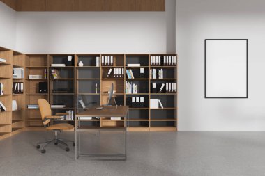 Beyaz ve ahşap iç mekan masası ve bilgisayar, aydınlık beton zemin. Teknolojili Ceo işyeri ve klasörlü raf. Model uzay posteri. 3B görüntüleme