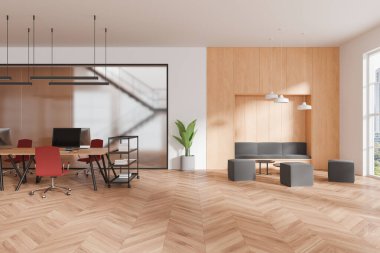 Bej ve beyaz duvarları, ahşap zemini, turuncu sandalyeli bilgisayar masası ve köşesinde bekleme odası olan şık bir açık uzay ofisi. 3d oluşturma