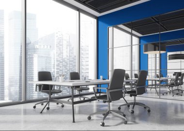 Modern ofis toplantı odasının köşesinde mavi duvarlar, beton zemin ve siyah sandalyeli uzun konferans masası. 3d oluşturma