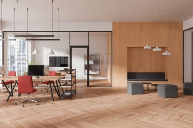 Bej duvarları, ahşap zemini, turuncu sandalyeli bilgisayar masası ve köşede bekleme odası olan şık bir açık uzay ofisi. 3d oluşturma