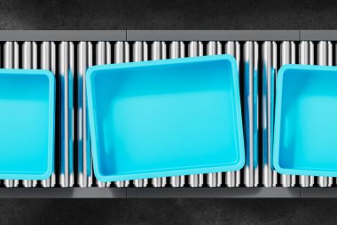 Üç mavi boş plastik konteynırla havaalanı taşıma bantlarının üst görüntüsü. Bagaj, kontrol ve tarama sistemi kavramı. 3B resimleme